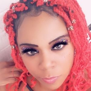 Meet your Posher, Alayshia